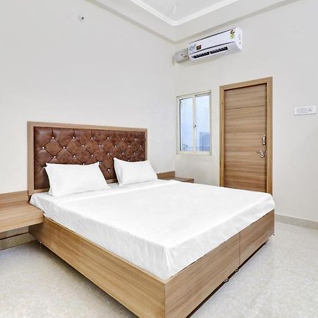Collection O Pearl Inn Guest House Gválijar Exteriér fotografie